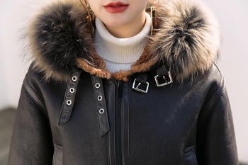  17143 貉子毛毛领短款皮毛一体	