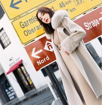  17205 Fox fur collar, Mink cuff，double face cashmere coat	