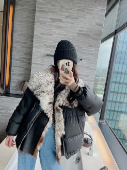  BK284-Down-Coat-With--Removable-Tigrado-Collar	